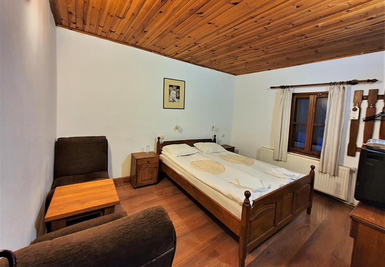 Yakovtsi Inn Экстерьер фото