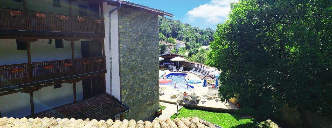 Yakovtsi Inn Экстерьер фото