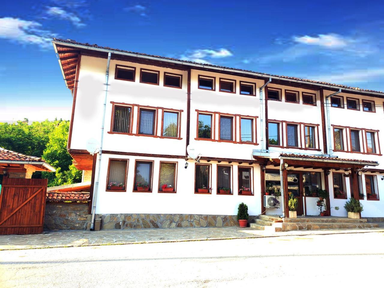 Yakovtsi Inn Экстерьер фото
